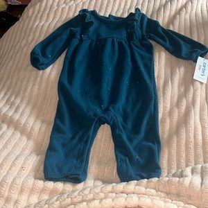Brand: Carters. Size:9m. Color: Navy/gold